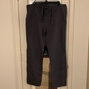 Landau graphite grey scrub pants and Cherokee scrub top. Size small. Like new.